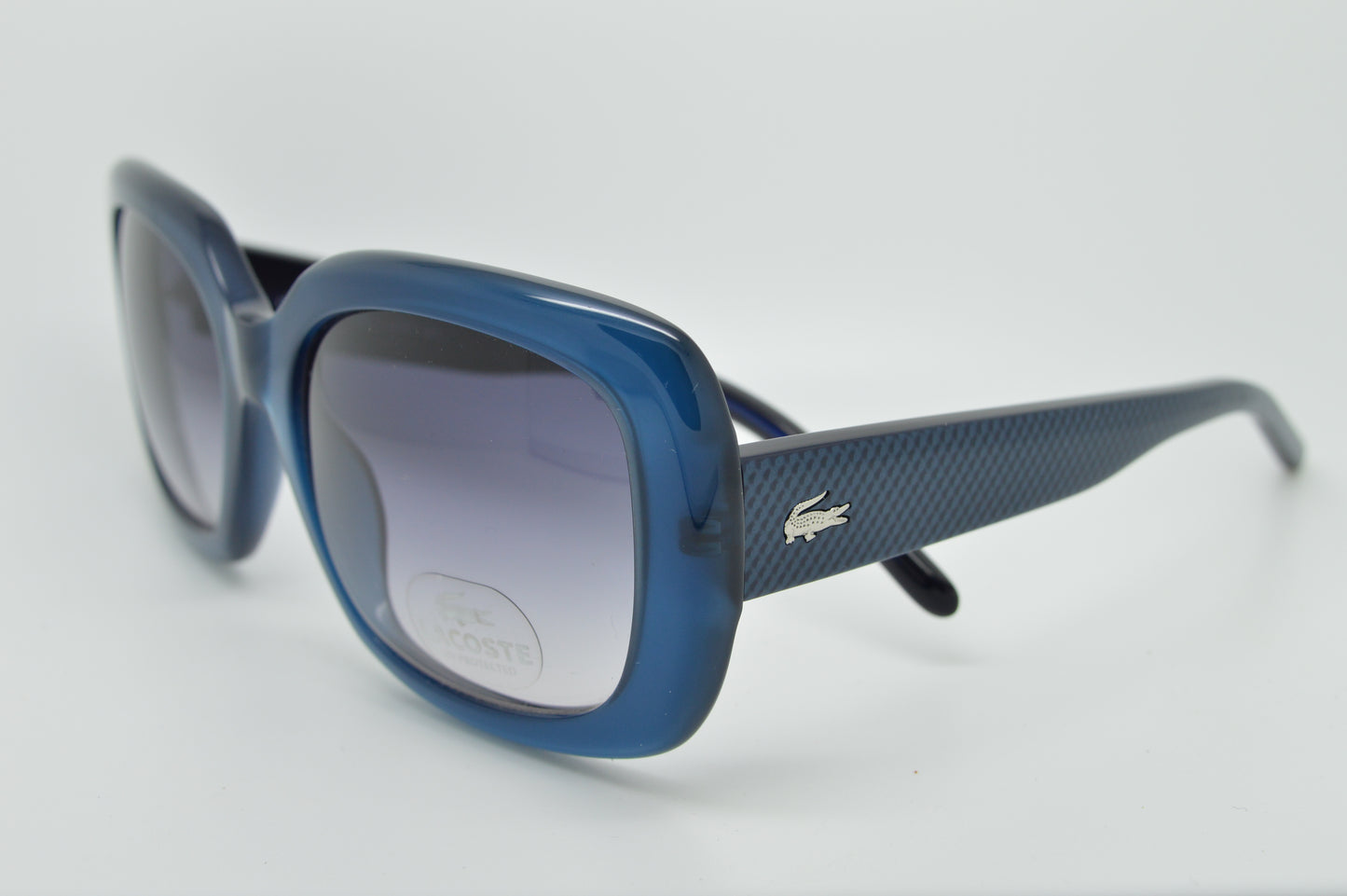 Lacoste L666S